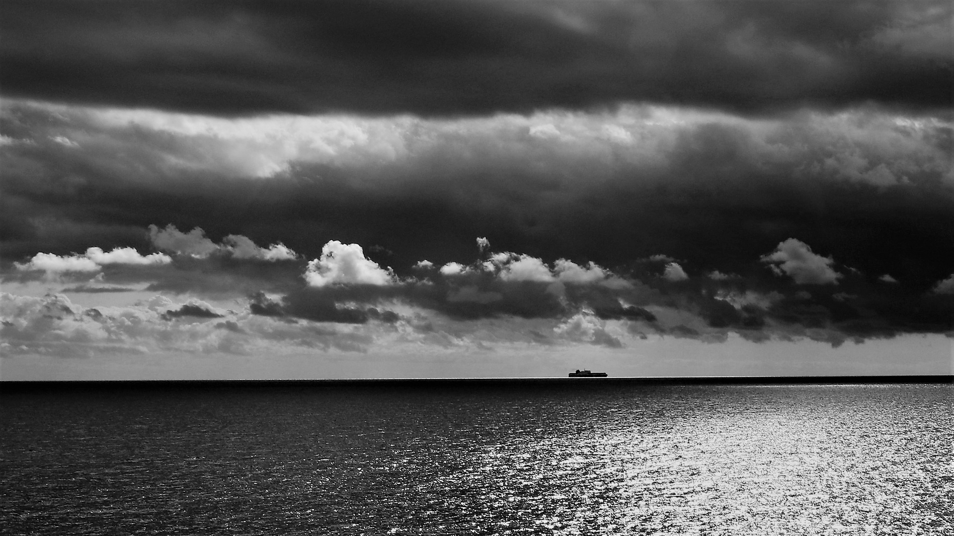 Ligurisches Meer, monochrom