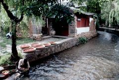 Lijiang - Kanal in der Altstadt