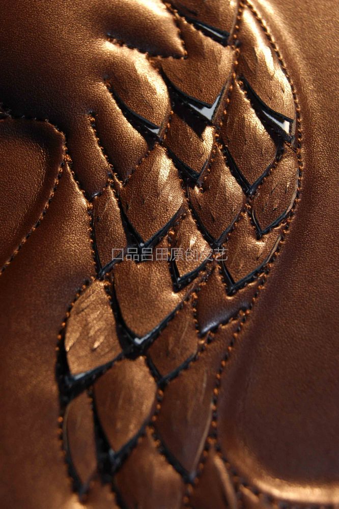 Like a fish scales Leather carving process