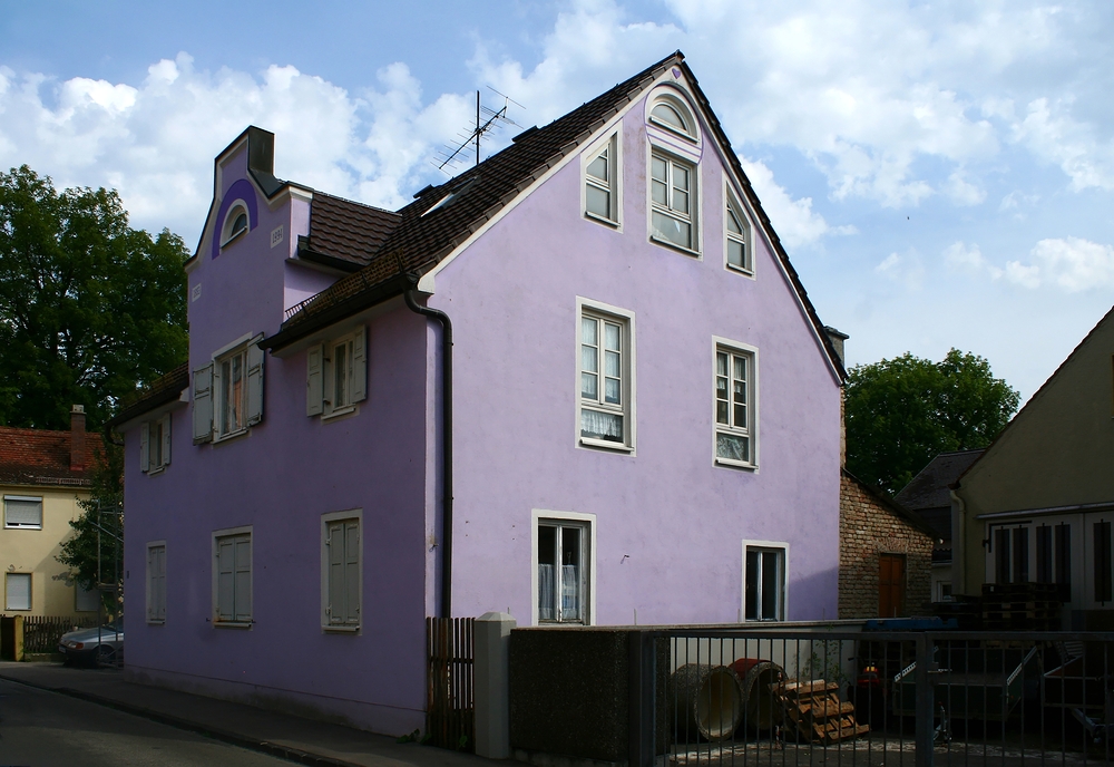 Lila Haus im Augsburger Stadtbezirk Links der WertachNord Foto & Bild