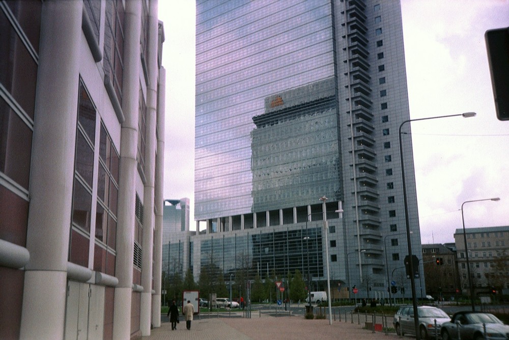 Lila Himmel über Frankfurt/Main