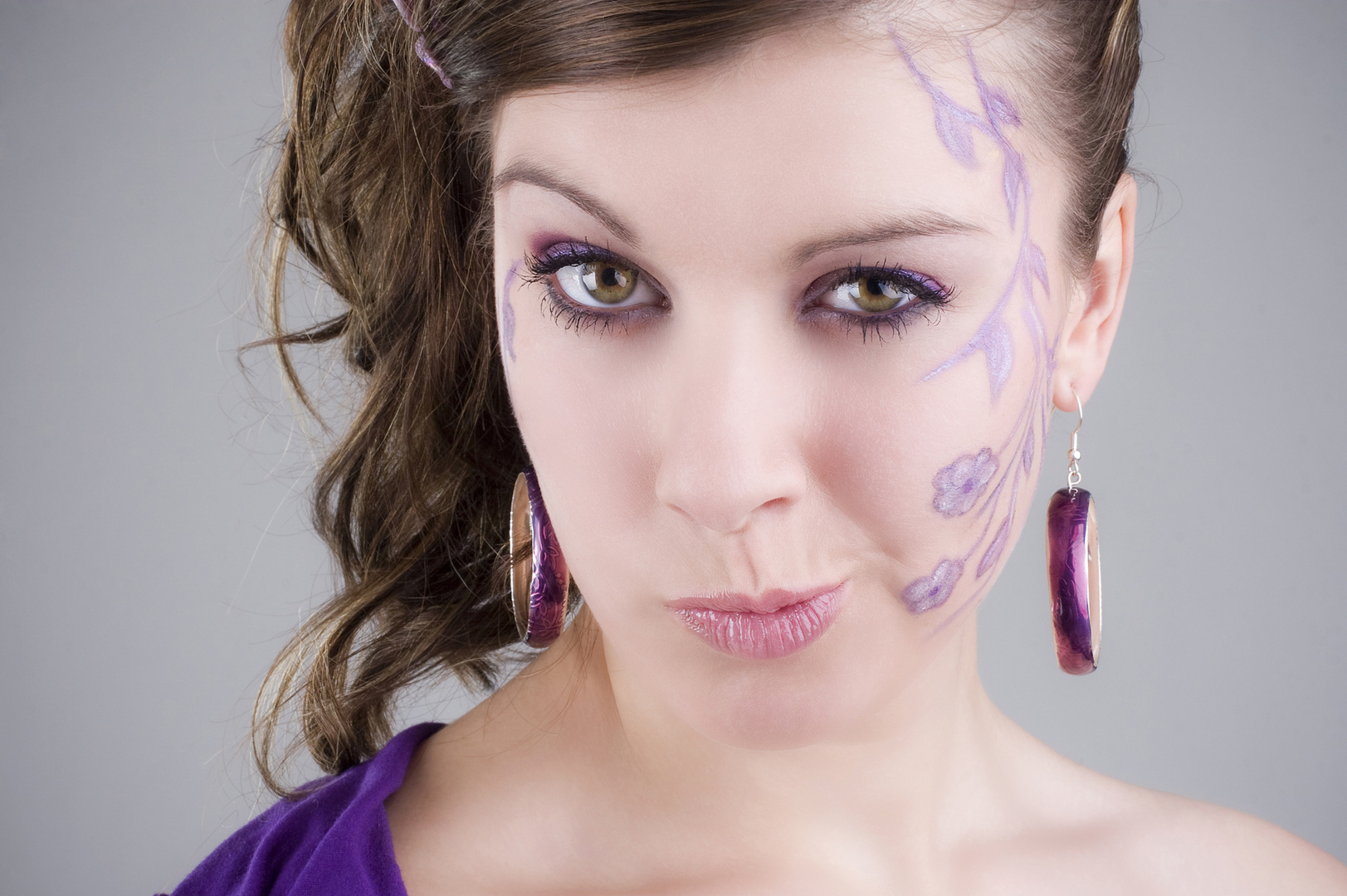 Lila Lippen Foto Bild Portrait Portrait Frauen Studio Bilder Auf Fotocommunity