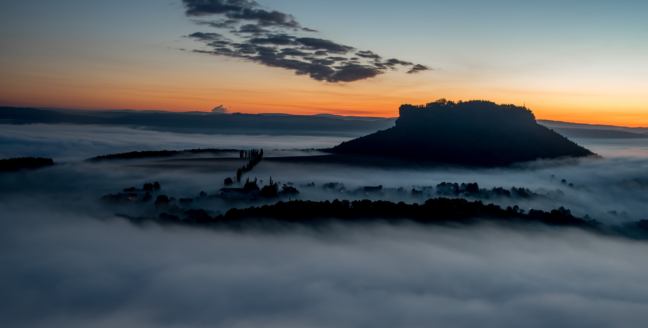 Lilienstein im Nebelmeer