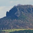 Lilienstein noch größer um die Felsen noch besser zu sehen