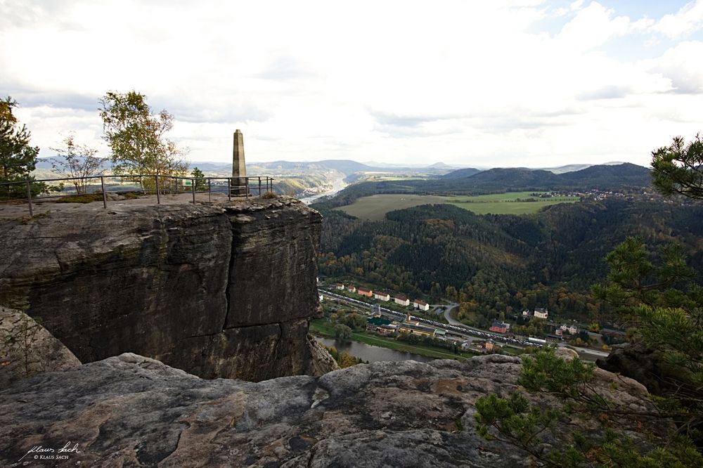 Lilienstein Plateau mit Obelisk