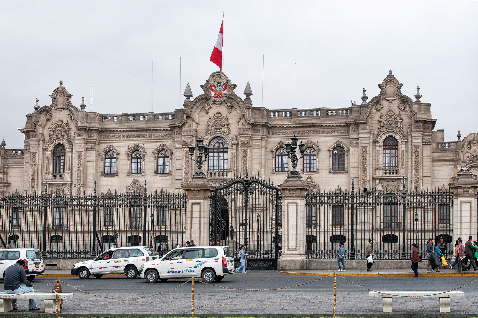 Lima, Plaza Mayor, Regierungspalast