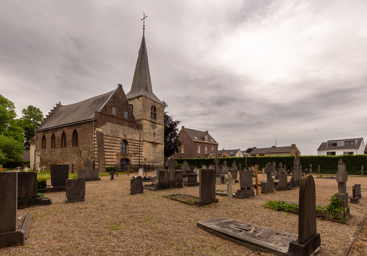 Limbricht - Sint Salviuskerk - 02