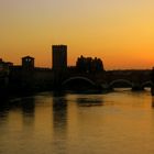 L'imbrunire.sul castello e sul ponte scaligero...