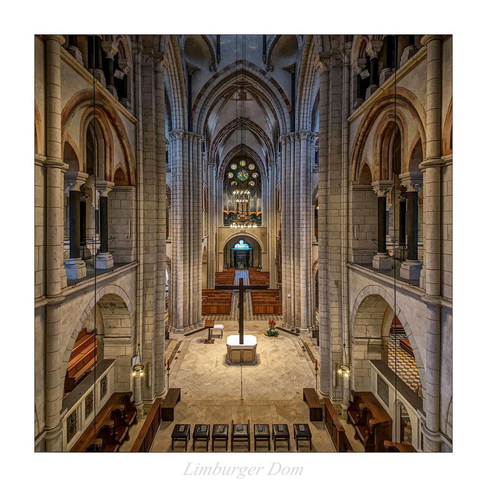 Limburger Dom " Blick zur Orgel aus meiner Sicht..."