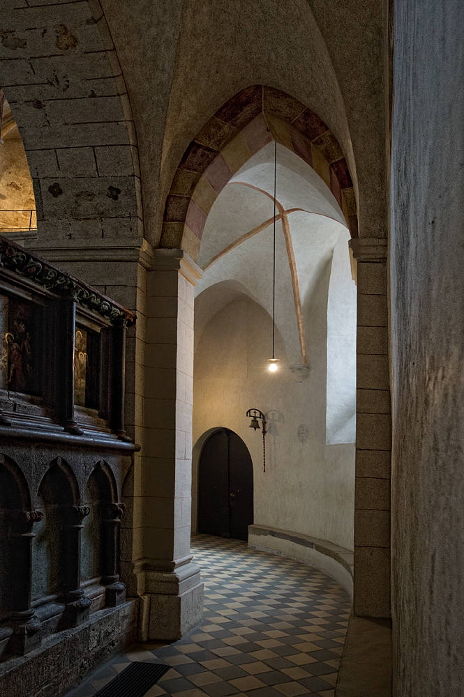 Limburger Dom - der Durchgang