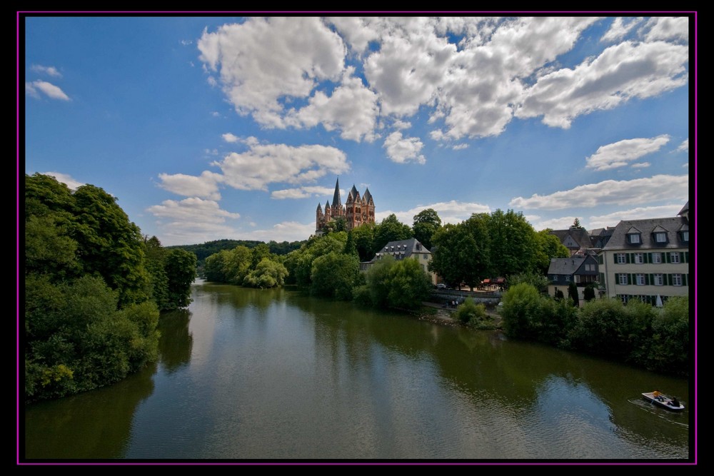 Limburger Dom (von der alten Lahnbrücke her)