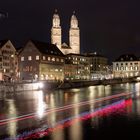 Limmat mit Grossmünster im Hintergrund