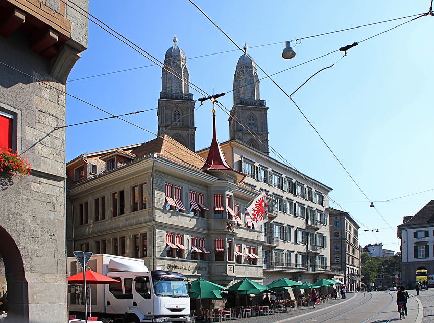 Limmatquai mit Großmünster