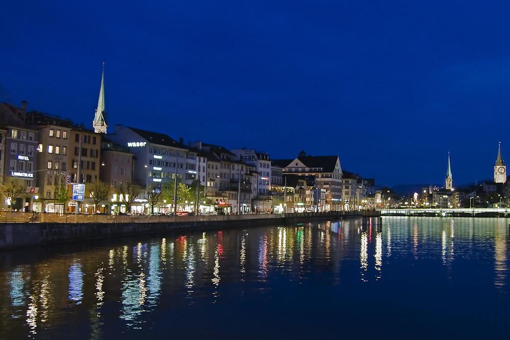 Limmatquai Zürich in der Nacht