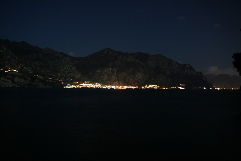 Limone bei Nacht