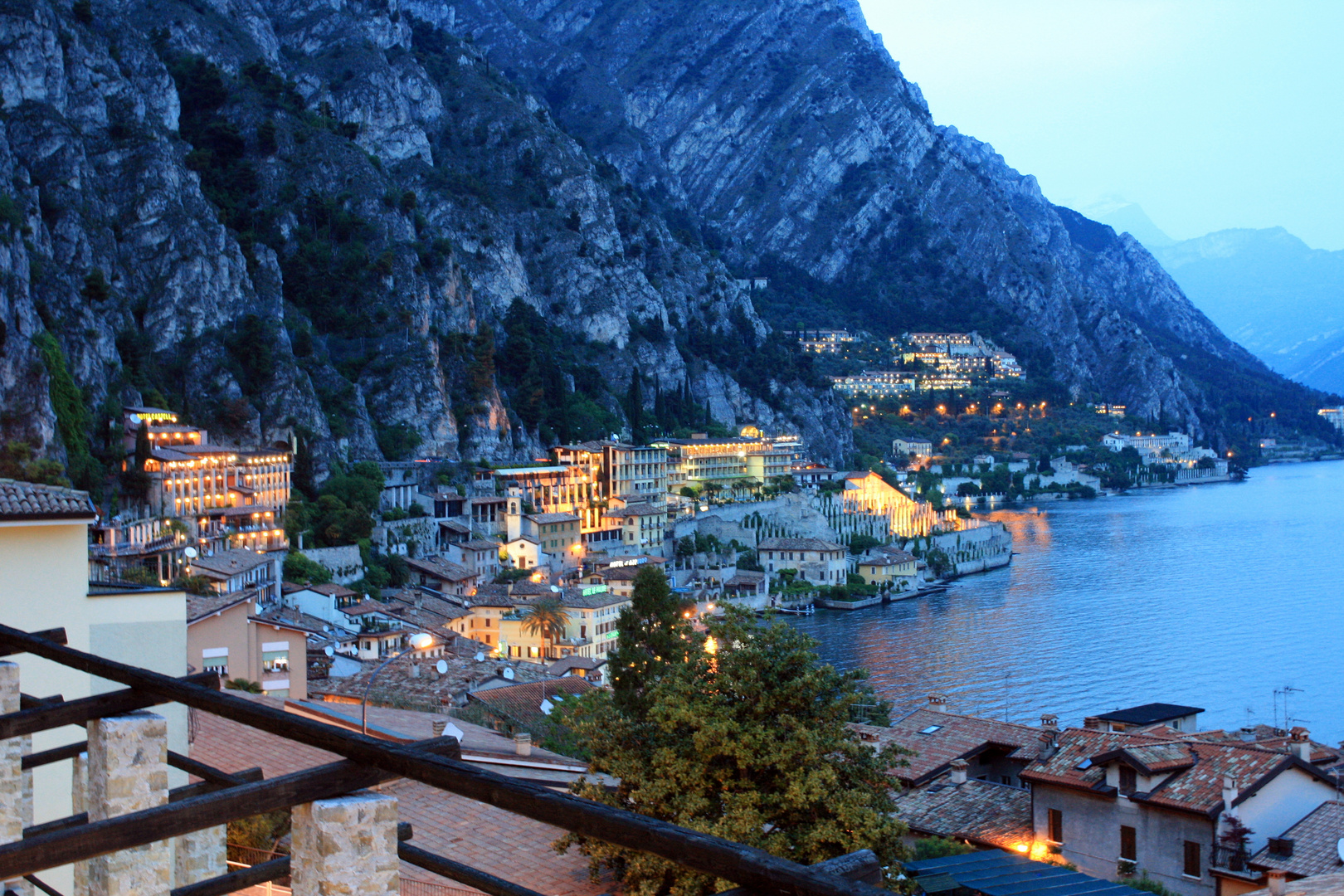 Limone sul Garda a azzurro