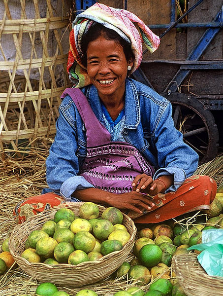 Limonenverkäuferin, Markt in Mandalay
