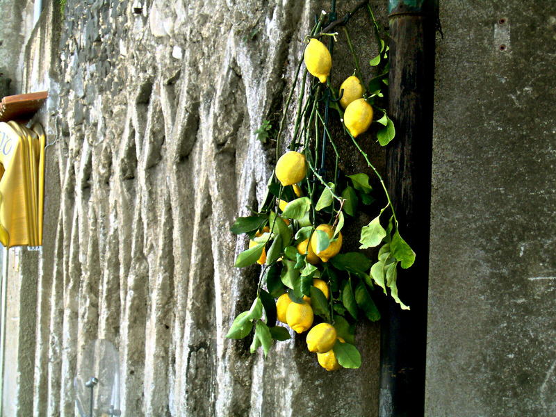 LIMONI