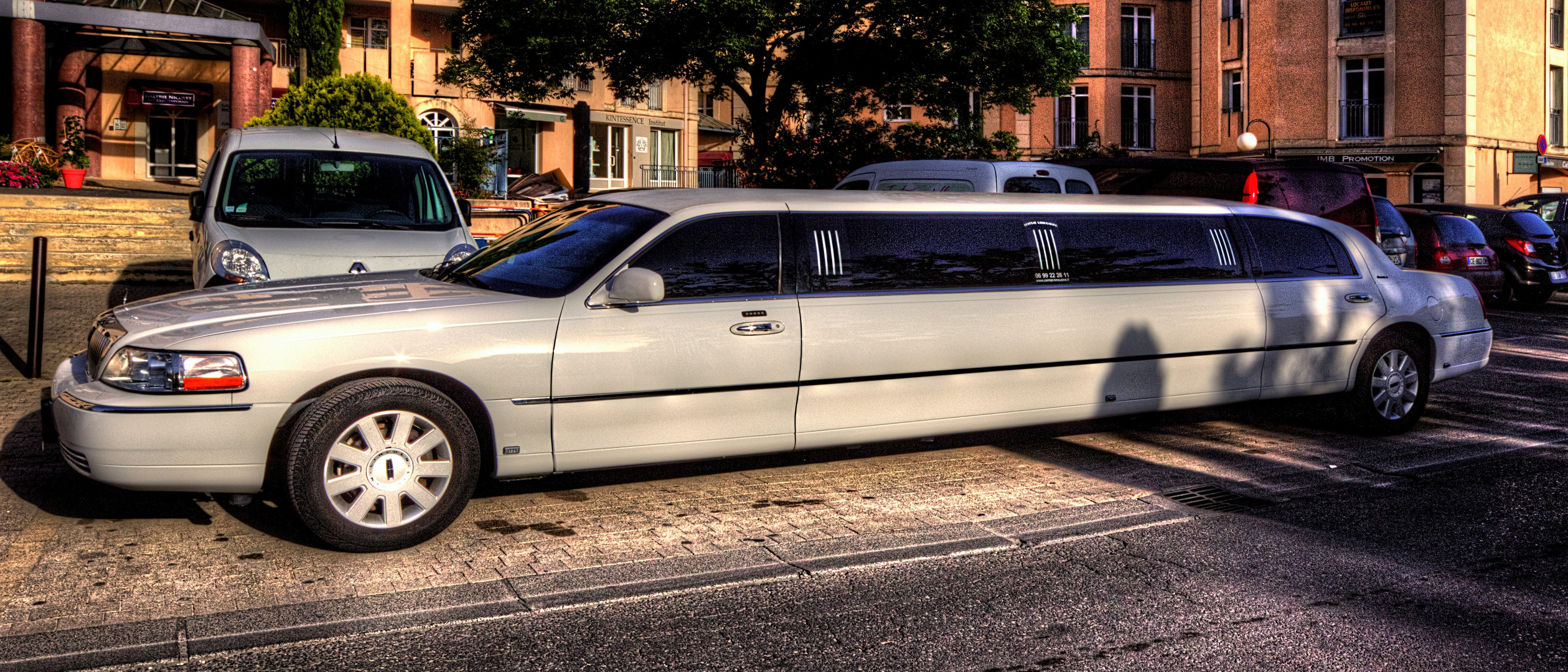 LIMOUSINE