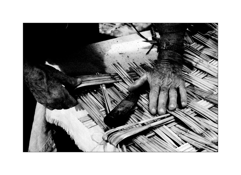 L Impagliatore Di Sedie Foto Immagini Il Mondo Del Lavoro Temi Foto Su Fotocommunity