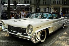 Lincoln Continental.