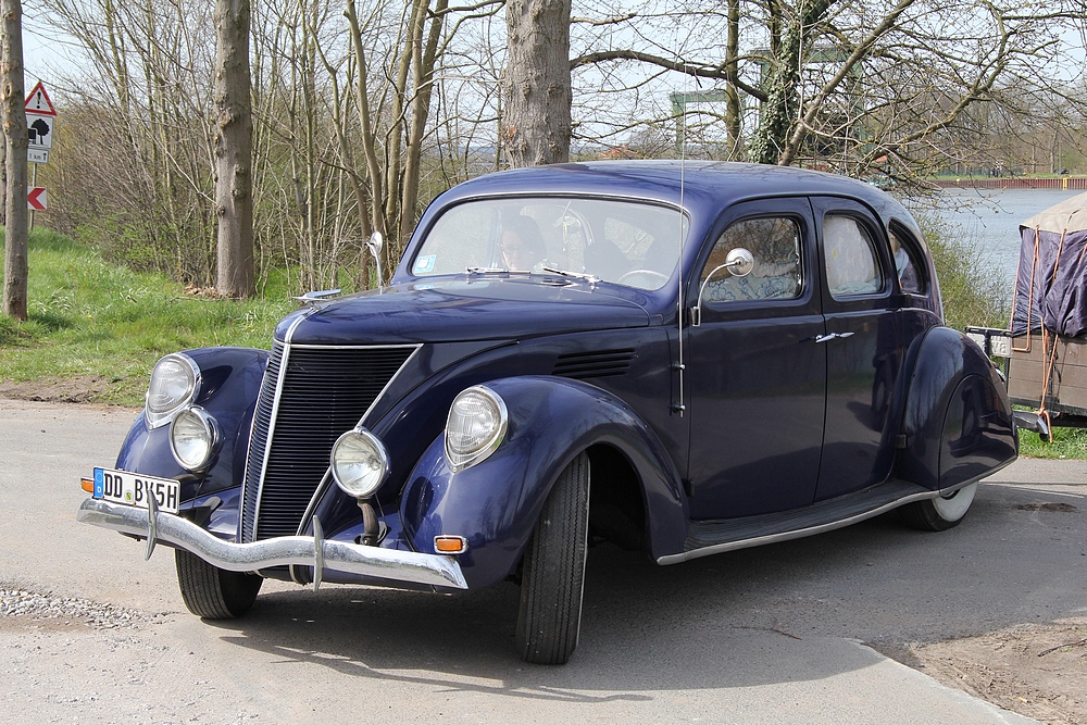 Lincoln Zephyr V-12