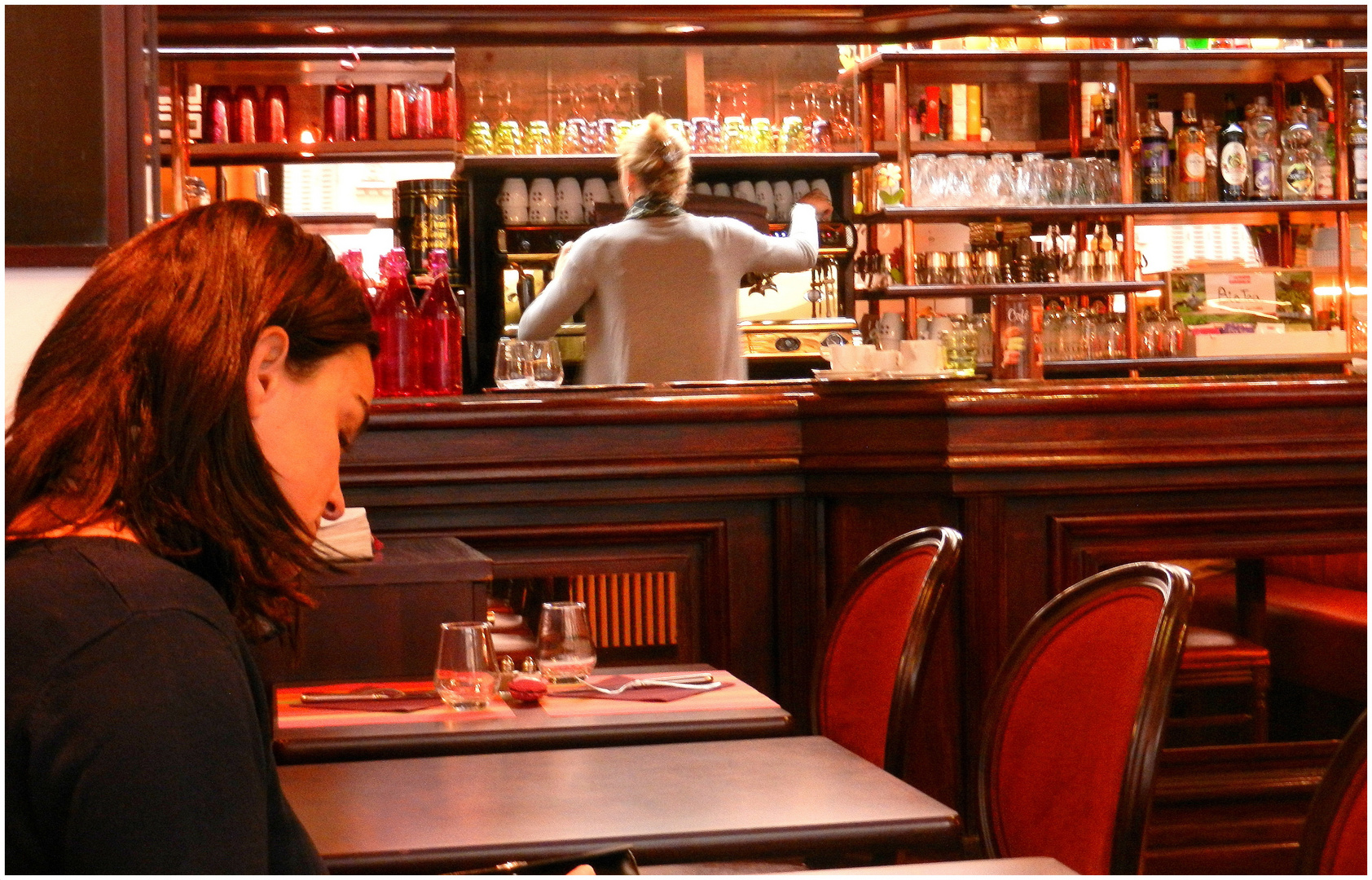 L'Inconnue de la Brasserie (Clin d'oeil à Edward Hopper 1882-1967)