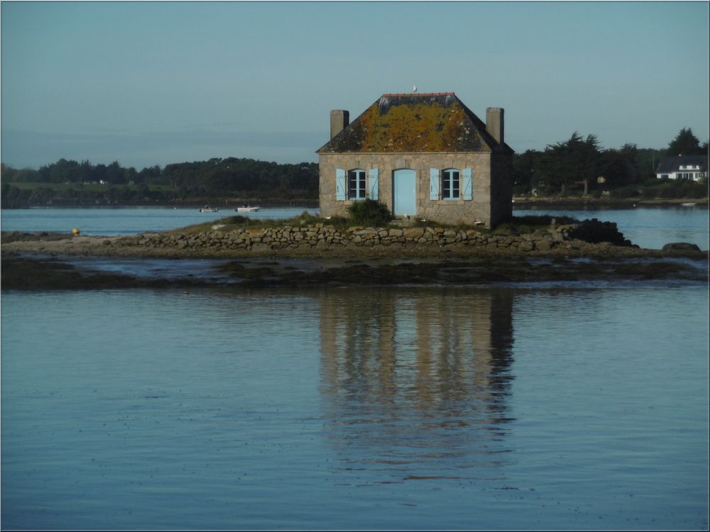 ..L'incontournable Ile de St-Cado dans la Ria d'Etel..