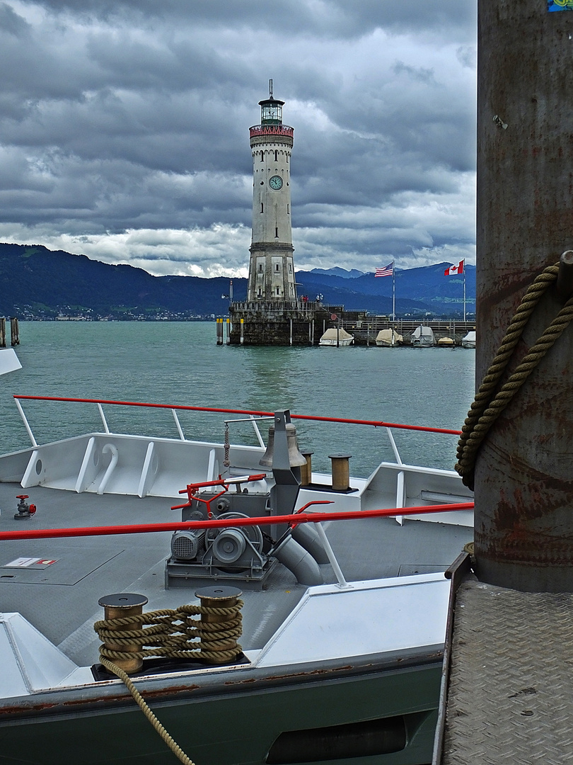 Lindau am Bodensee  -  Hafenein- bzw. Ausfahrt