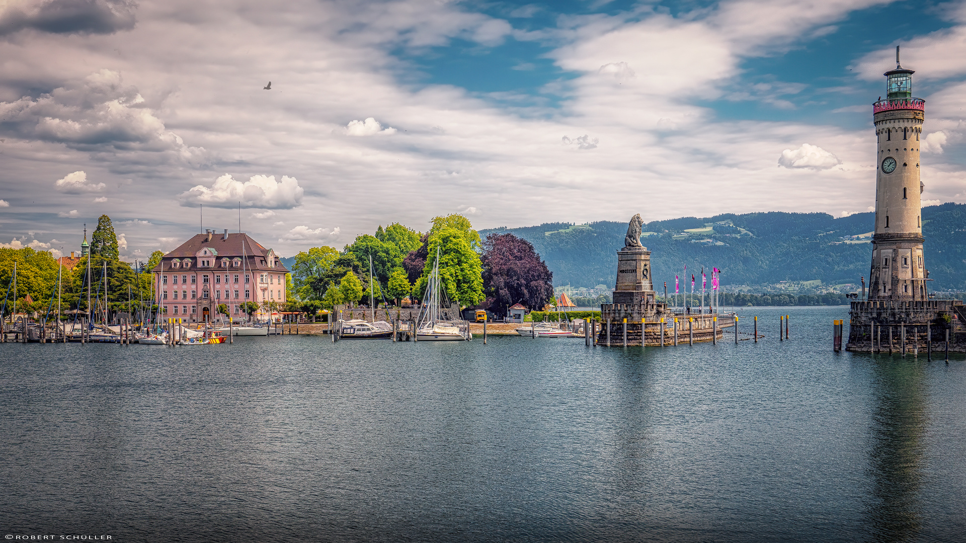 Lindau: der Bayerische Löwe am Schwäbischen Meer.