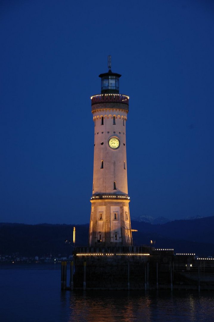 Lindau Uhrturm bei Nacht