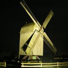 Lindhorster Bockwindmühle in der Nacht