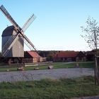 Lindhorster Bockwindmühle mit Backhus, Möllenhus und Scheunenhus