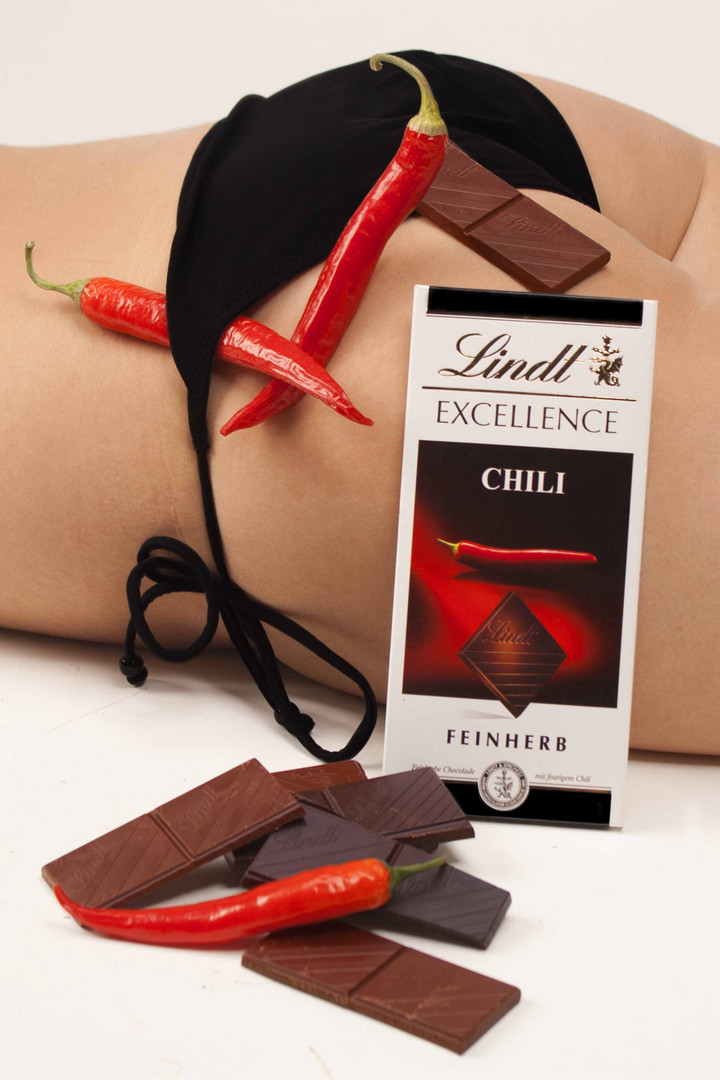 Lindt Chilli Schoko Foto Bild Werbe Und Produkt Fotografie Das Plakat Medien Und Werbung Bilder Auf Fotocommunity