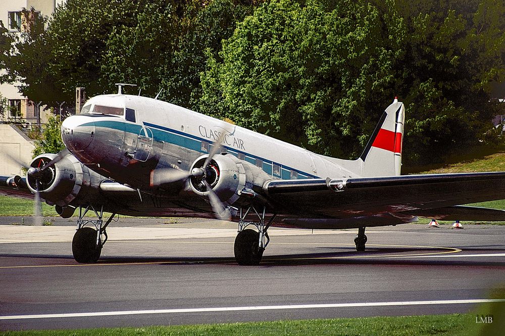  Line up C-47