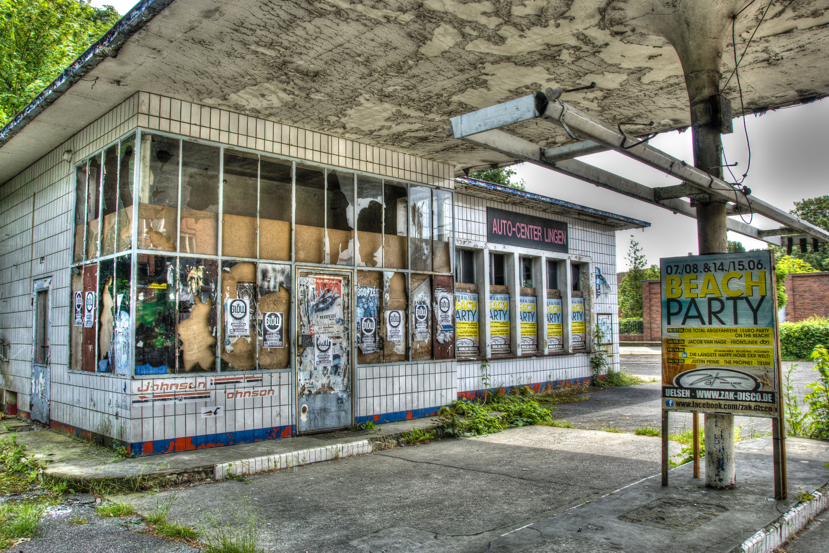 Lingen - Bernd Rosemeyerstrasse - Seedy Petrol Station - 02