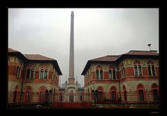 L'ingresso principale della fabbrica