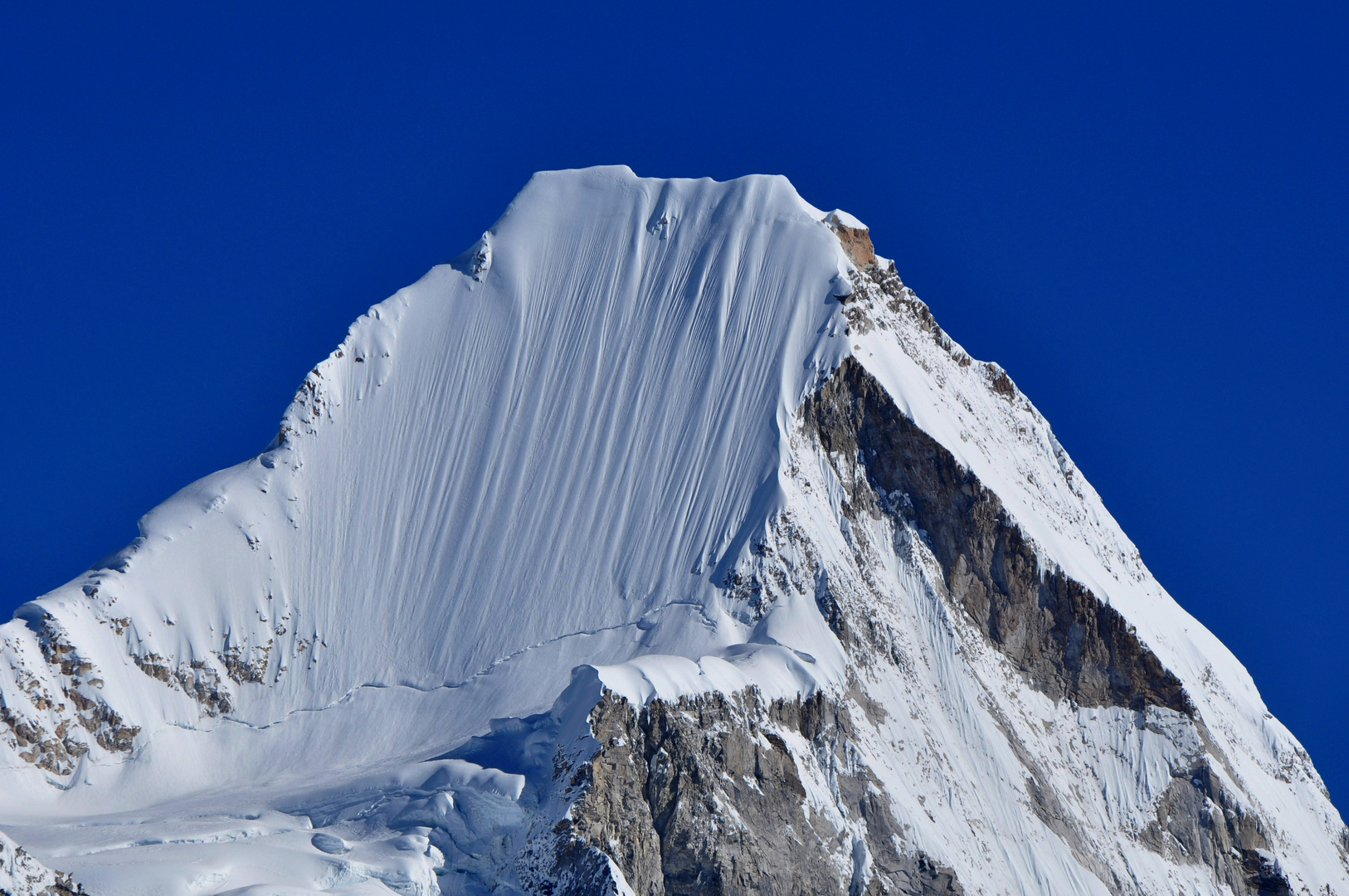 Lingtren (6714 m) and its famous "South Face"