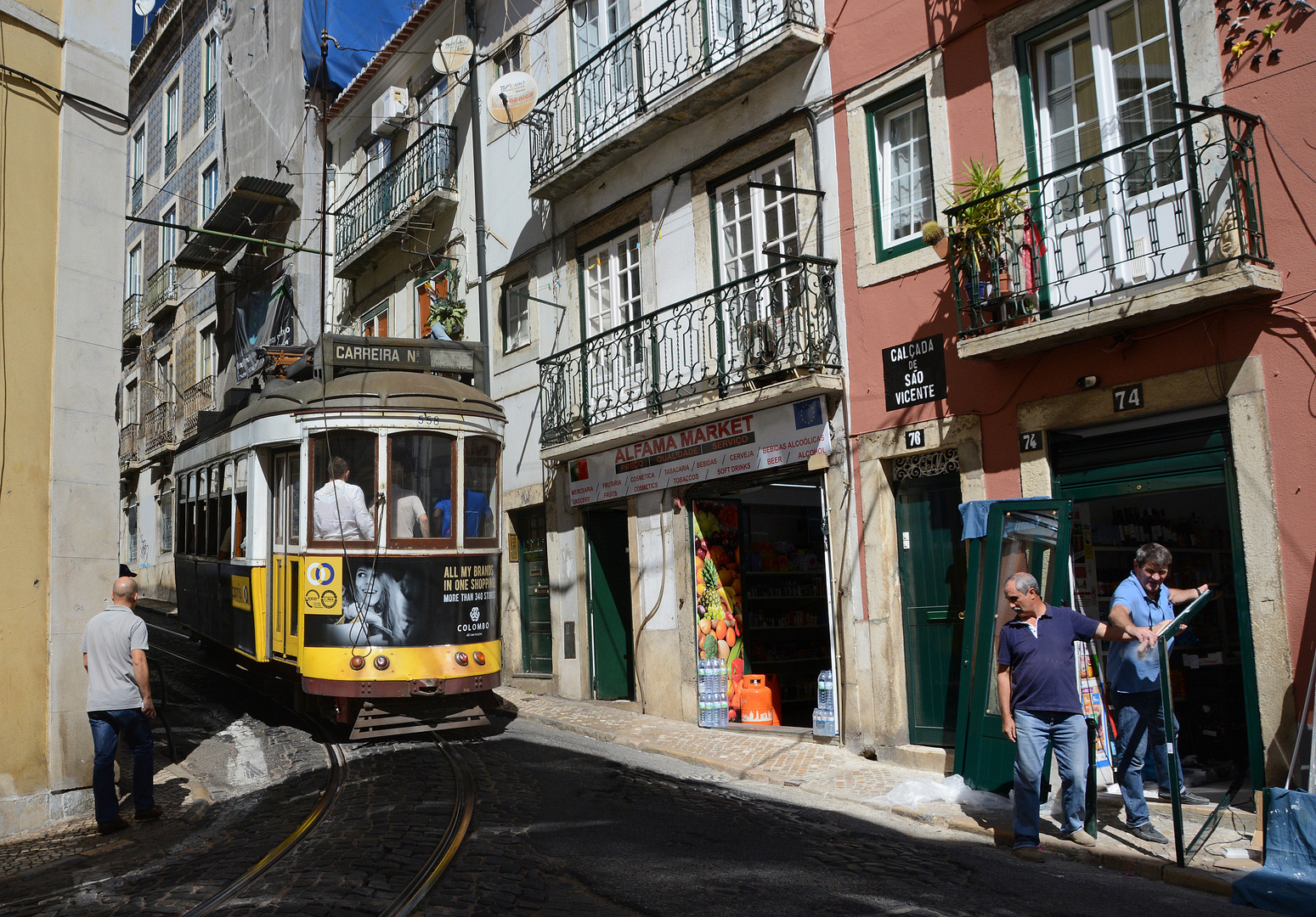 Linie 28 in der Calcada Sao Vicente 