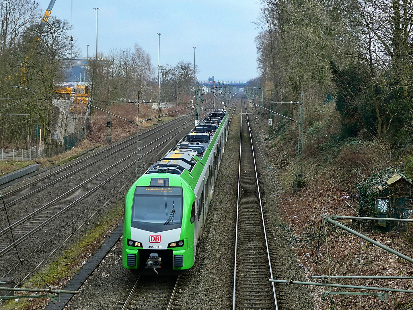 Linie S 9 - hier in Wuppertal-Langerfeld