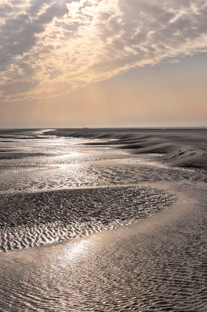 Linien im Wattenmeer