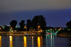 linkes Moselufer bei Koblenz