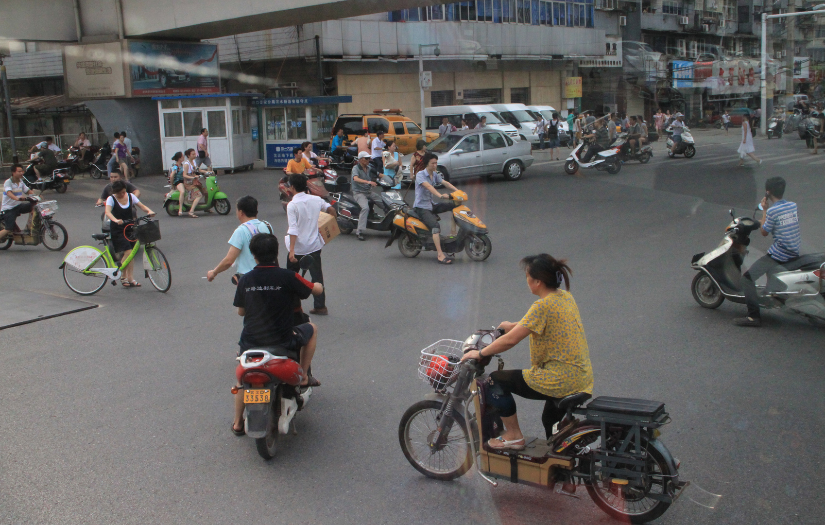 Links- oder Rechtsverkehr?   (China)