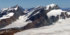 Links Rimpfischhorn 4198 müM. / Rechts Strahlhorn 4143 müM.