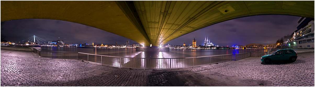 links - Under the Bridge - rechts