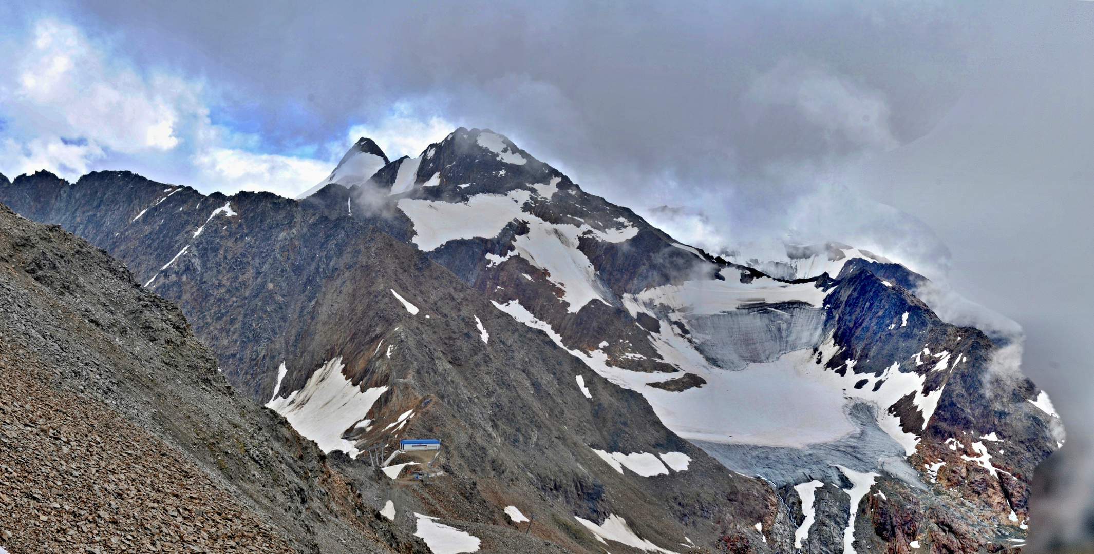 links Zuckerhütl 3507 m, rechts Pfaffenkogel 3366m