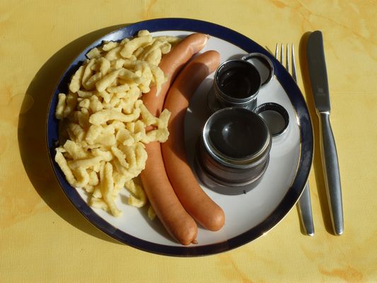 Linsen mit Spätzle und Saitenwürschtle