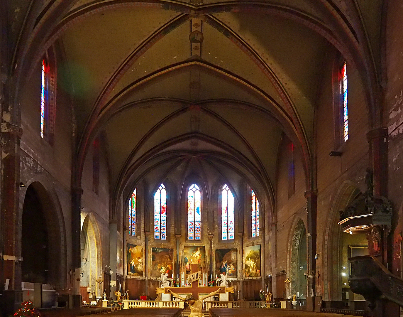 L’intérieur de l’Eglise Saint-Jacques (XIIIème)