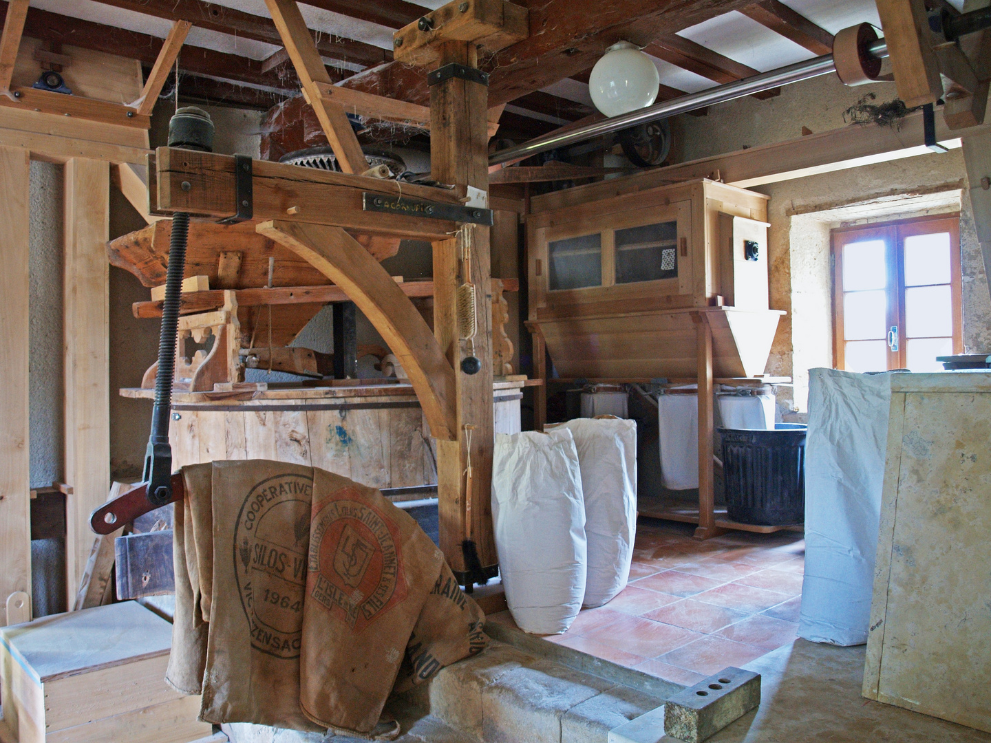 L’intérieur du Moulin de Riguepeu  -  Gers