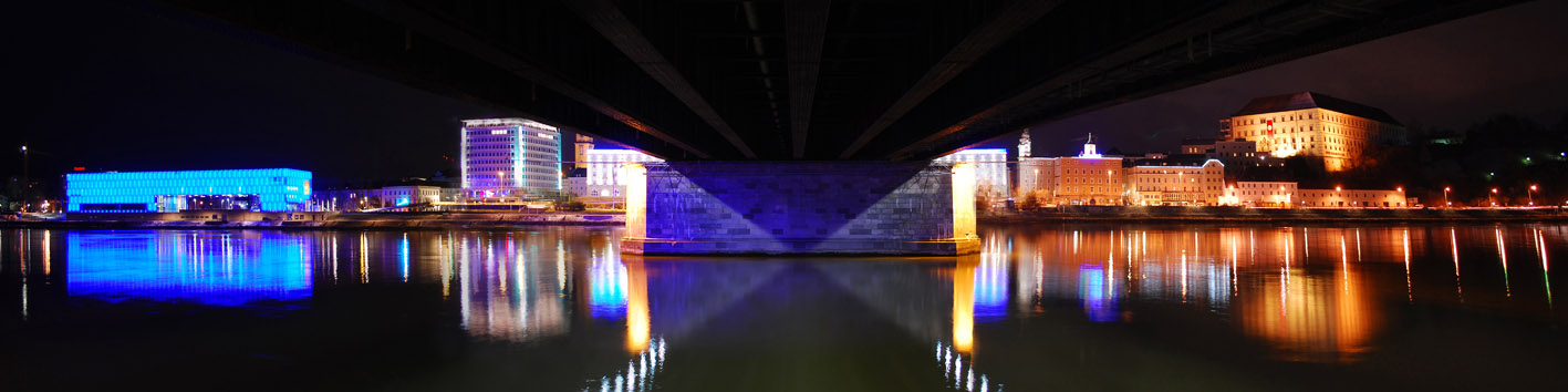 linz at night